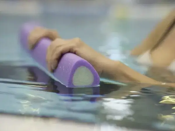 Najlepszy makaron do pływania dla dorosłych – wybierz idealny model