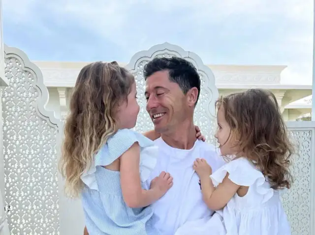 Ile dzieci ma Robert Lewandowski? Zaskakujące fakty o jego rodzinie