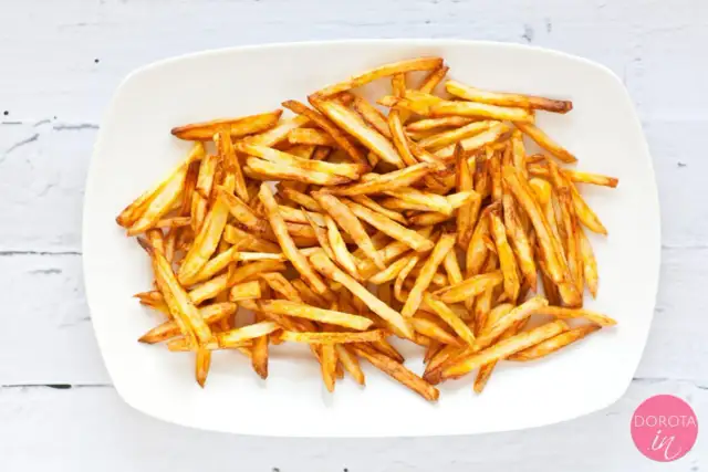 Mrożone frytki na patelni: Chrupiące i złociste bez frytkownicy