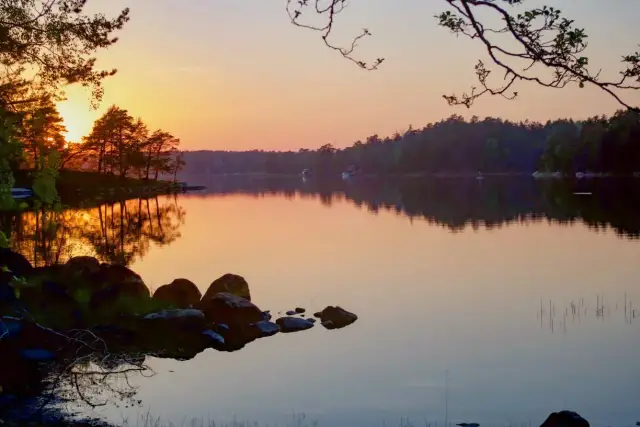 Najlepsze pole namiotowe nad jeziorem w Śląskim – unikaj tłumów i ciesz się naturą