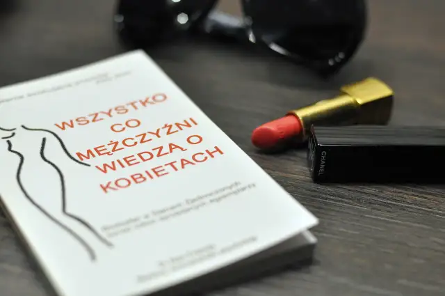 Puste strony? Co mężczyźni wiedzą o kobietach (i dlaczego to bawi)