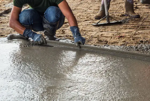 Ile zaprawy samopoziomującej na m²? Oblicz dokładnie potrzebną ilość