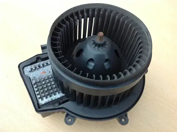 Silnik się przegrzewa? Objawy uszkodzonego rezystora wentylatora