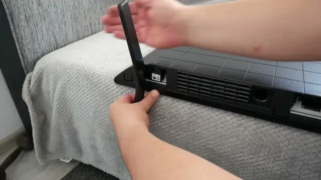 Jak zamontować nóżki TV? Praktyczny poradnik krok po kroku