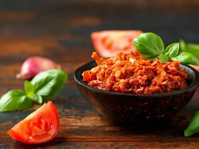 Pesto rouge maison : les ingrédients secrets pour un goût parfait