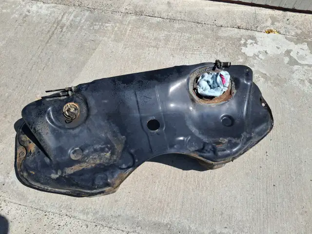 Pojemność baku BMW E36 – co musisz wiedzieć o zbiorniku paliwa