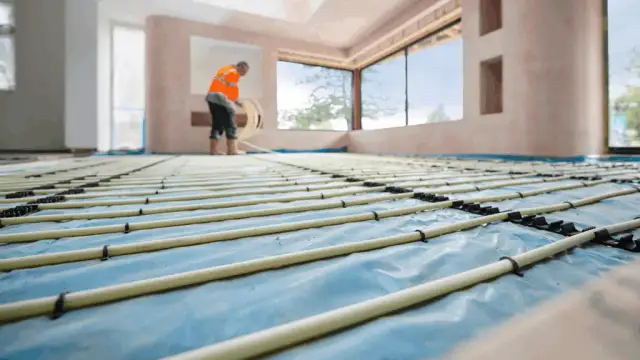 Jaka grubość wylewki na podłogówkę? Uniknij kosztownych błędów