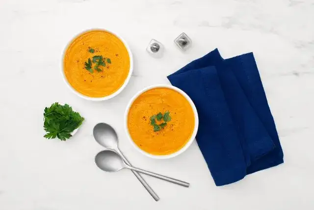 Jak doprawić zupę dyniową? Przepisy na 5 wariantów smaku
