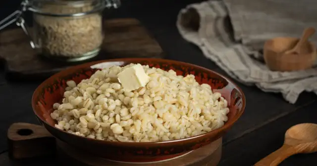 Kuskus na diecie: czy naprawdę pomaga schudnąć? Analiza eksperta