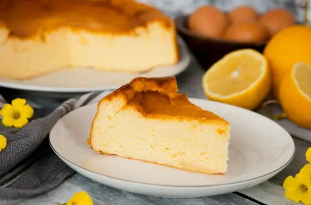 Ser z wiaderka: Szybkie przepisy na słodko i słono (bez sernika!)