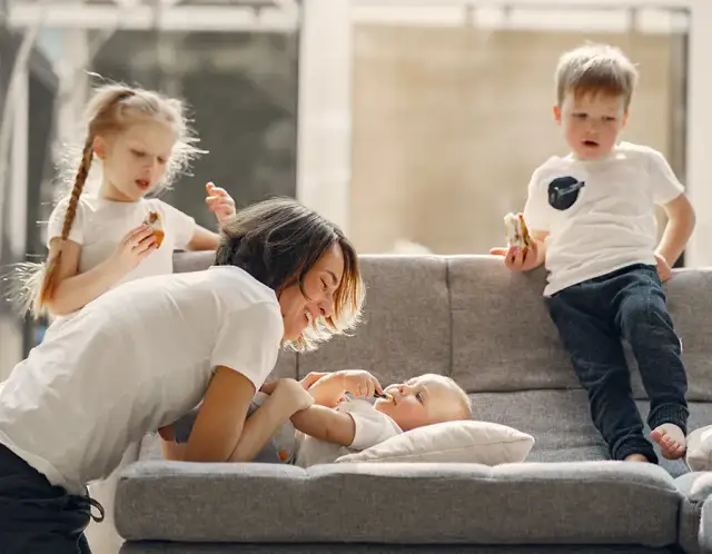 Najtrudniejsze skoki rozwojowe: Które dają w kość i jak przetrwać?