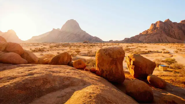 Namibia kiedy jechać: najlepszy czas na safari i piękne krajobrazy