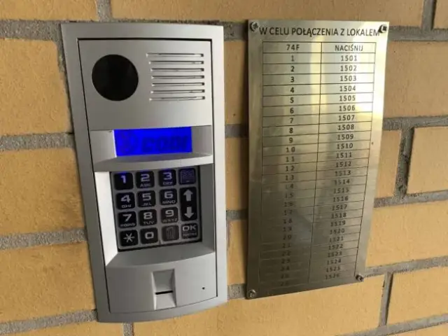 Zmiana kodu do domofonu: Kto może, jak i czy to legalne?