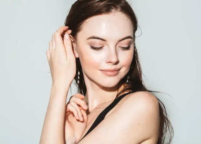 Jak przykleić rzęsy? Opanuj perfekcyjną aplikację krok po kroku!