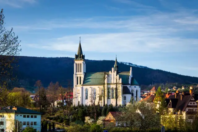 Najlepsze atrakcje w Mszanie Dolnej, które musisz zobaczyć