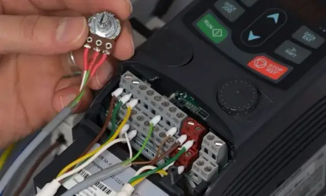 Jak podłączyć potencjometr do falownika - uniknij najczęstszych błędów