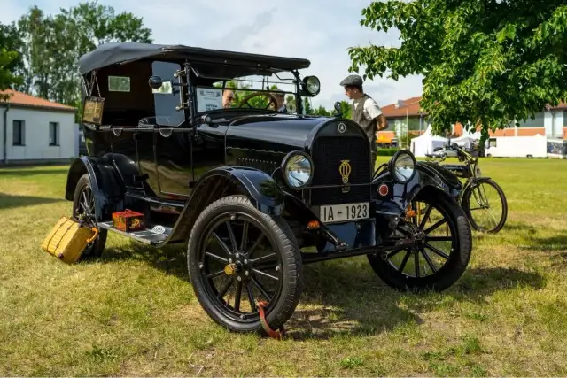Pojazd historyczny ile lat? Odkryj, czy Twój samochód się kwalifikuje