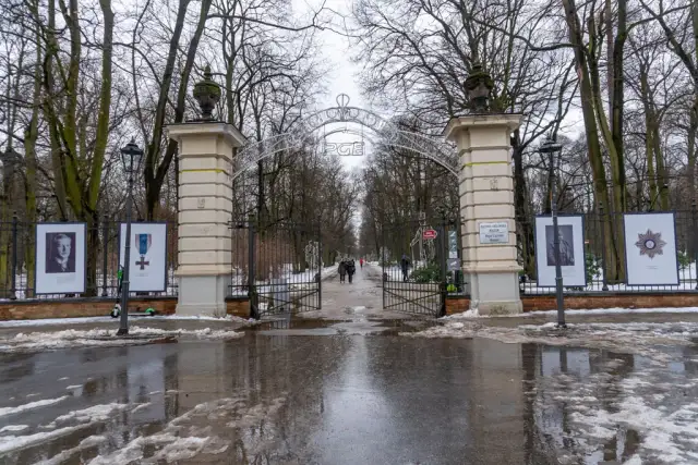 Jak dojechać do Łazienek Królewskich w Warszawie bez stresu?