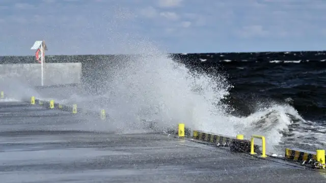 Jak powstają fale na Bałtyku? Odkryj tajemnice ich formowania