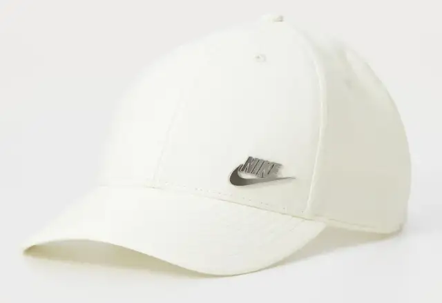 Jak prać czapkę z daszkiem Nike, aby jej nie uszkodzić?