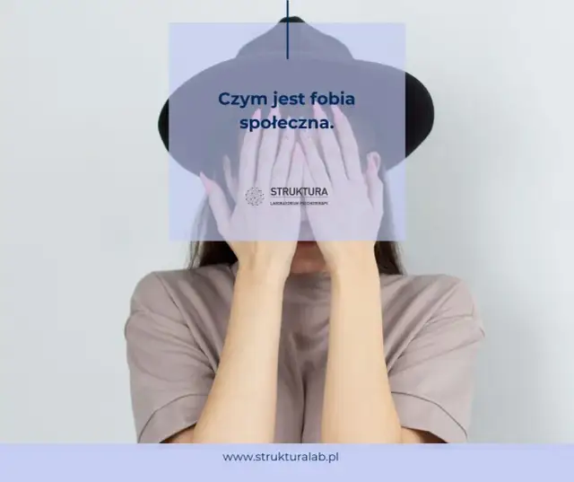 Fobia społeczna: objawy, które paraliżują życie. Czy to Ty?