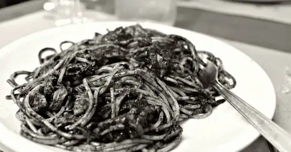 Spaghetti nero: odkryj tajemnice czarnego makaronu i jego zastosowanie