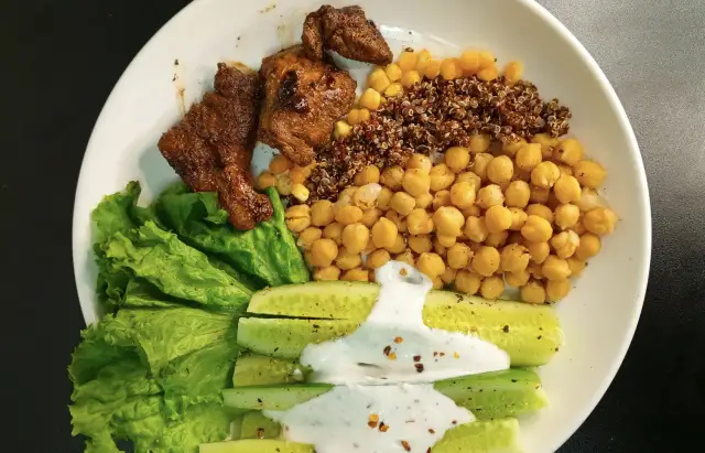 Jak zorganizować posiłki regeneracyjne dla pracowników w firmie krok po kroku?