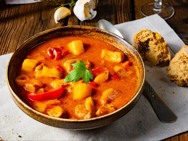 Perfekcyjna zupa gulaszowa? Mój przepis, który zawsze się udaje!