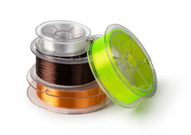 Żyłka czy plecionka na karpie – co wybrać, aby nie stracić ryby?