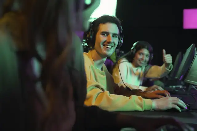 Nowy ekran rywalizacji: e-sport i jego filmowe odbicia