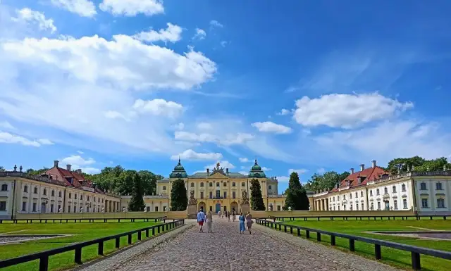 Białystok: Odkryj Wersal Północy i zielone serce Podlasia!