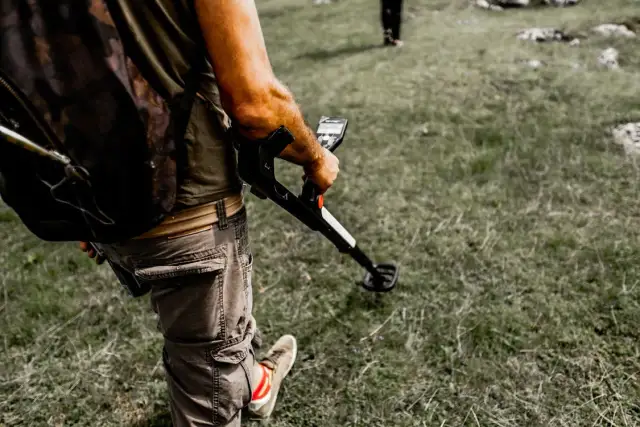 Czy można oszukać wykrywacz metali? Ryzyko i konsekwencje nielegalnych działań