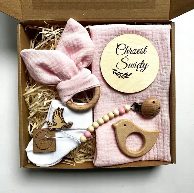 Najlepsze prezenty na chrzciny dla dziewczynki, które wzruszą rodziców