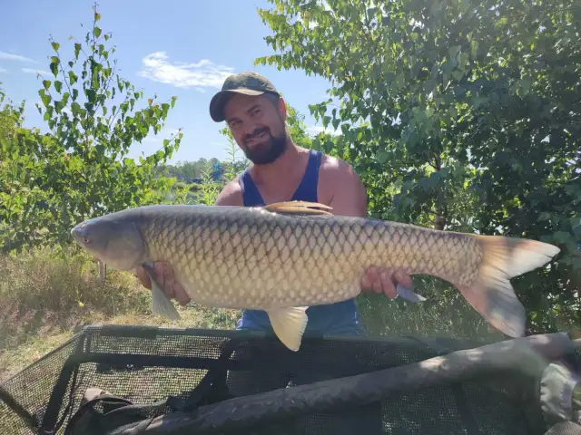 Łowisko Piękna Woda - Idealne miejsce na relaksujące wędkowanie