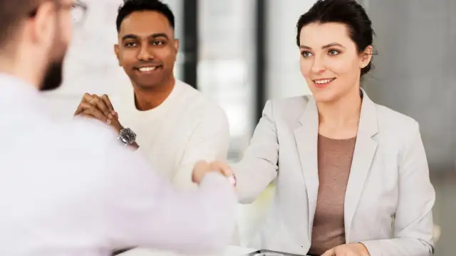 Jak zatrudnić obywatela Ukrainy w Polsce - kluczowe wymagania i kroki