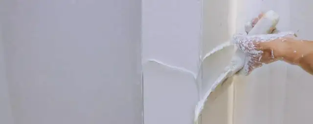 Ile muszą schnąć tynki i wylewki? Sprawdź, co wpływa na czas schnięcia