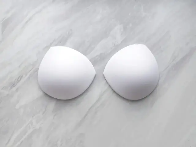 Wkładki do biustonosza: Gdzie kupić i jak wybrać idealne?