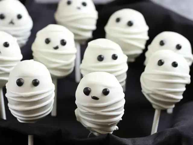 Ciastka na Halloween: Proste Przepisy i Strasznie Kreatywne Dekoracje