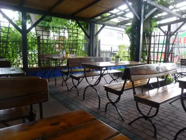 Gdzie zjeść w Międzywodziu? Odkryj najlepsze lokale gastronomiczne