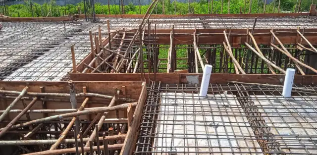 Szalunek tracony ławy fundamentowej: Zalety i zastosowanie