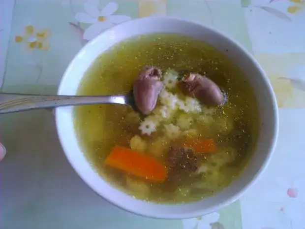 Rosół z serc drobiowych – tradycyjny przepis na smaczną zupę