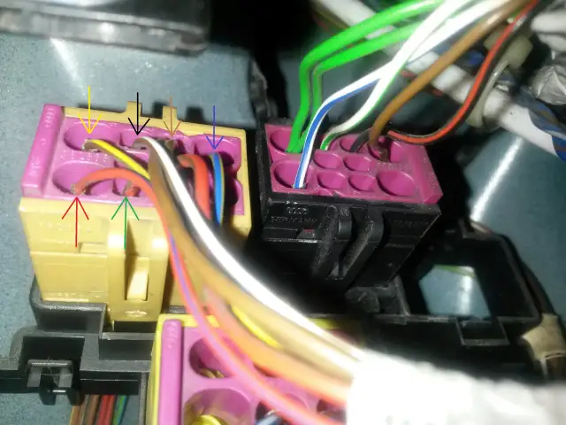 Gdzie jest sterownik centralnego zamka Audi A4 B5 - znajdź go łatwo