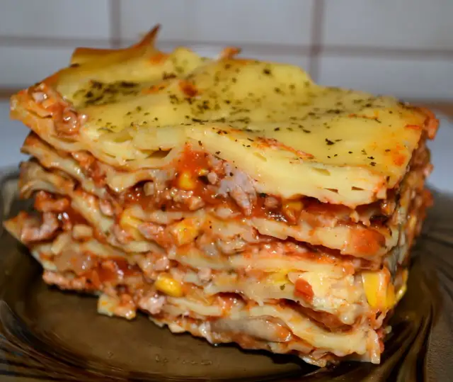 Jak zrobić domowe ciasto na lasagne zamiast gotowych płatów - prosty przepis