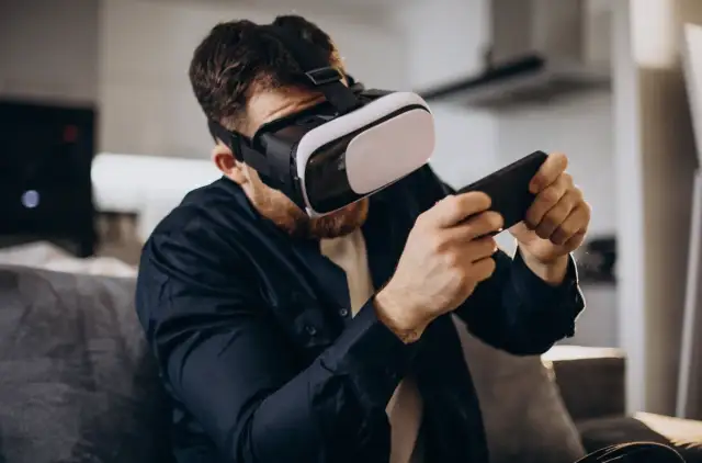 Od algorytmów po VR – jak innowacje technologiczne rewolucjonizują rozrywkę online
