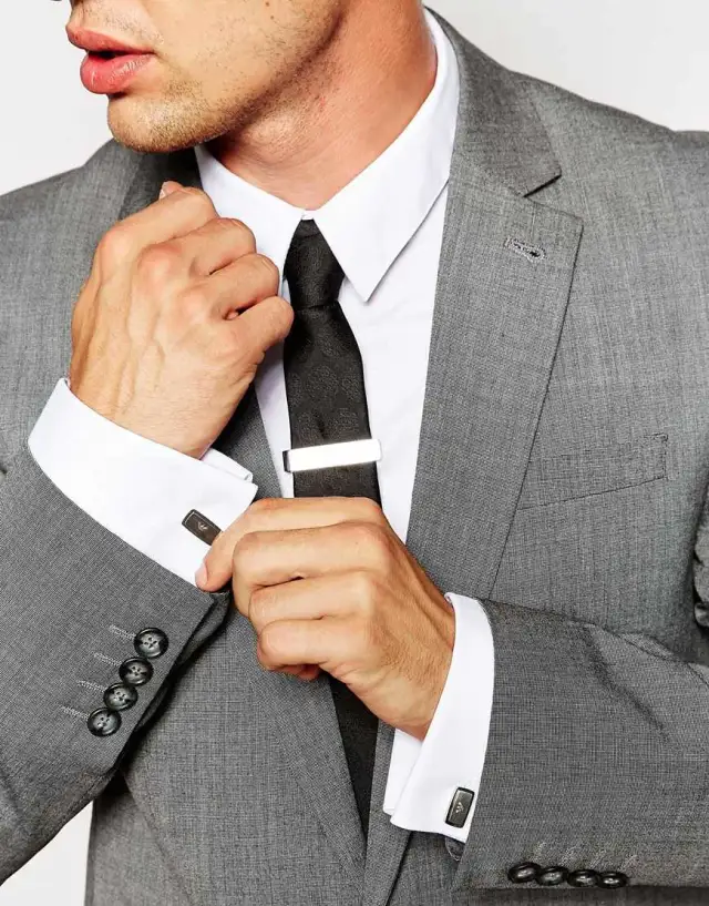 Jak nosić szpilkę do krawata: Elegancki styl krok po kroku