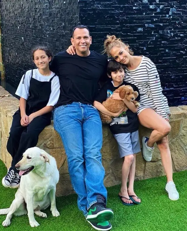 Czy Jennifer Lopez ma dzieci? Wszystko o jej rodzinie i życiu prywatnym