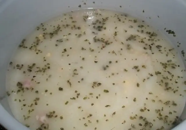 Barszcz biały na golonce: Tradycyjny przepis krok po kroku