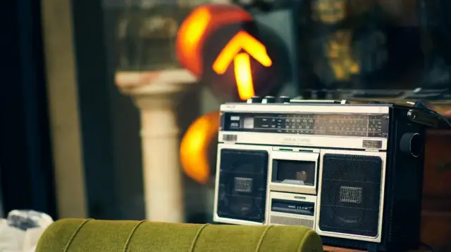 Słuchawki stereo co to znaczy? Poznaj ich zalety i różnice z mono