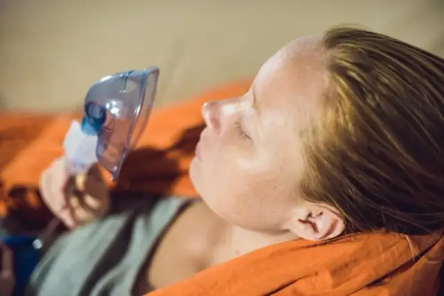 Inhalacje z Nebbudu: Kiedy są wskazane i jak je bezpiecznie stosować?