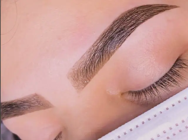 Żelowe farbki do brwi. Jaki efekt daje ich stosowanie?